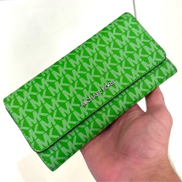 Michael Kors Jet Set Large Signature Logo TriFold Wallet Jungle Green - Picture 1 of 9